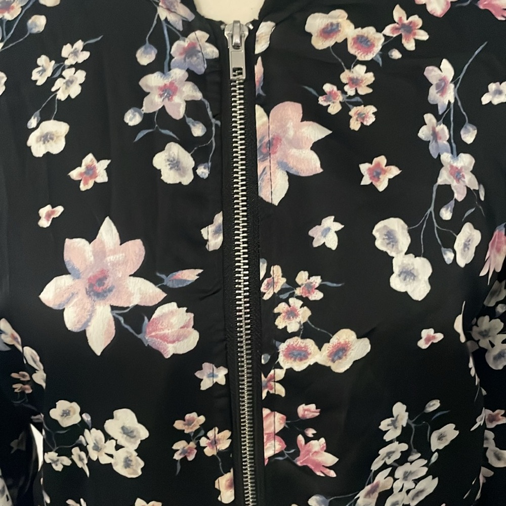 New Look Floral Bomber Jacket - Black and Pink - Picture 3 of 6